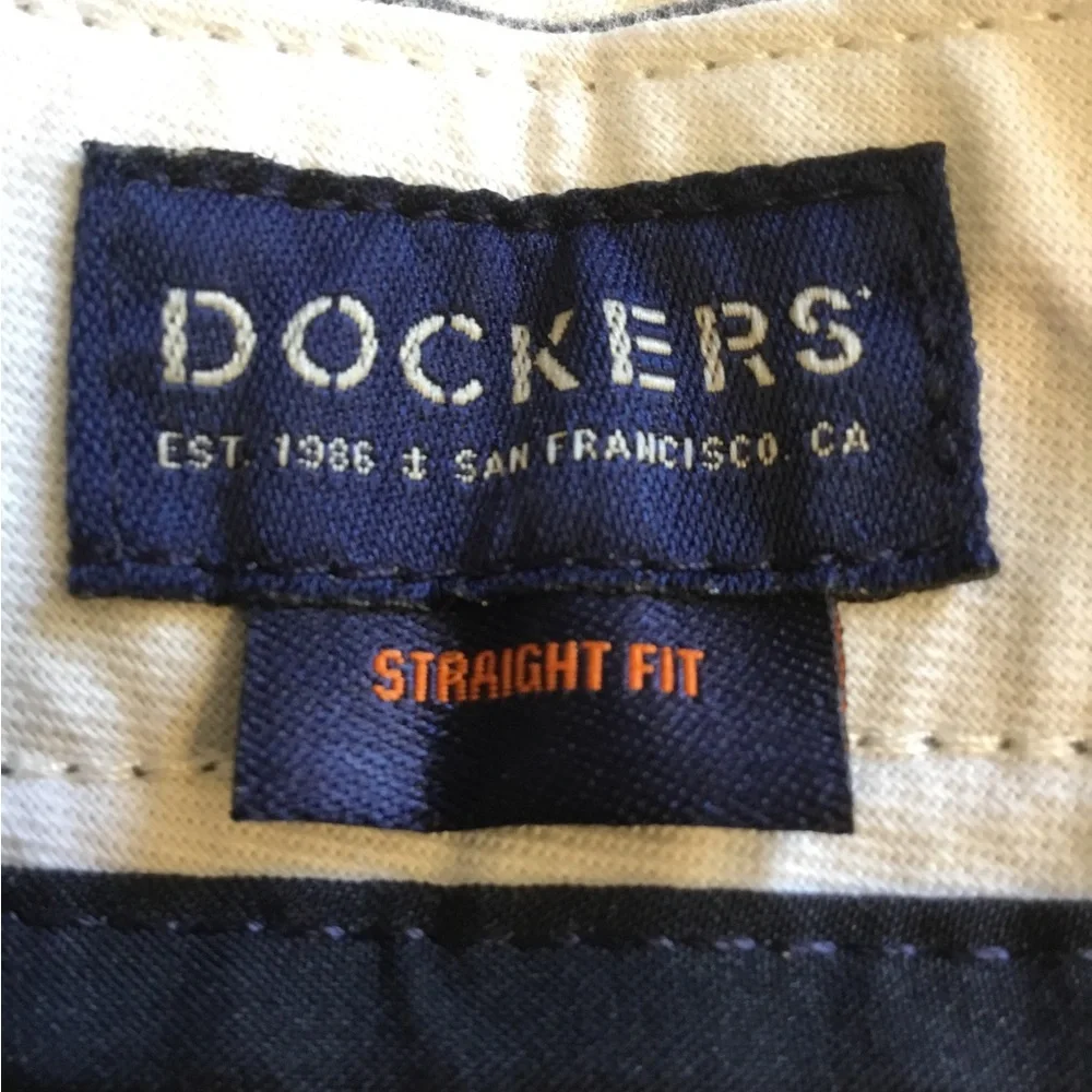 DOCKERS Gray Pants Dress or casual. Like new 2% Elastane= slightly stretchy.